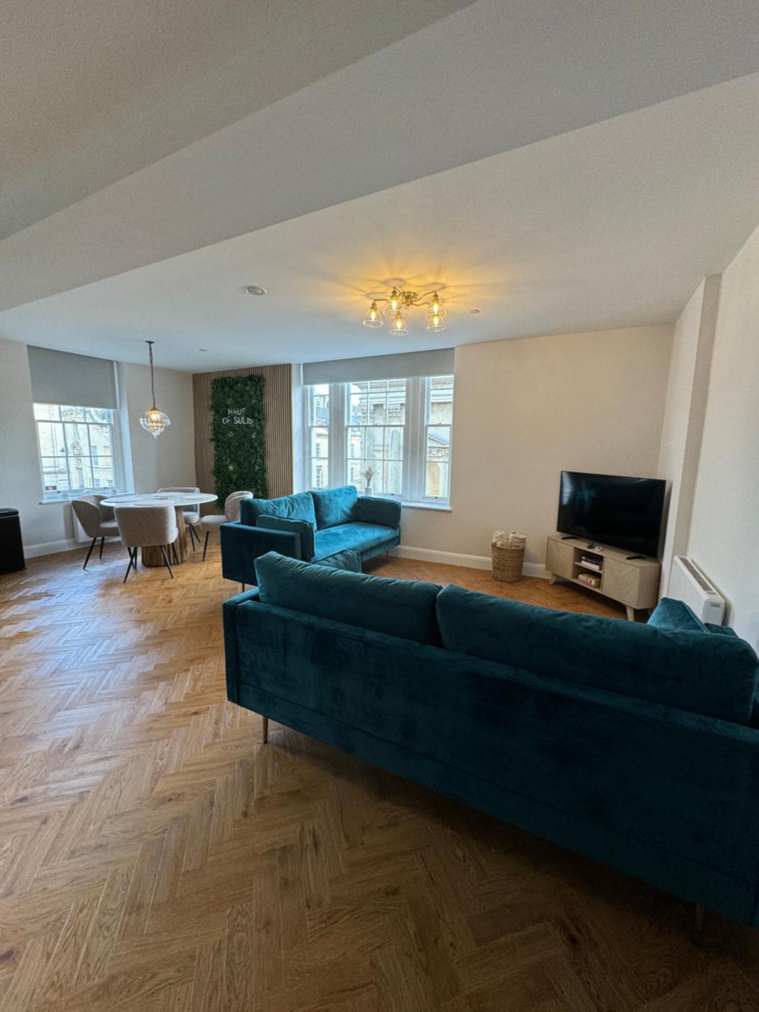 Haus Of Sulis, City Centre Apartment With Lift Access Bath Exterior foto