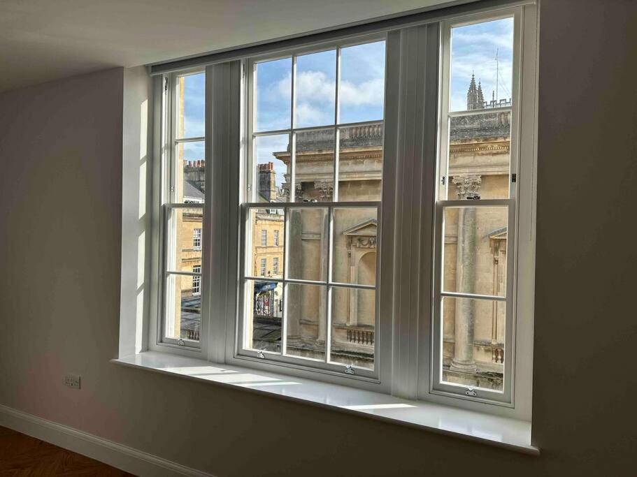 Haus Of Sulis, City Centre Apartment With Lift Access Bath Exterior foto