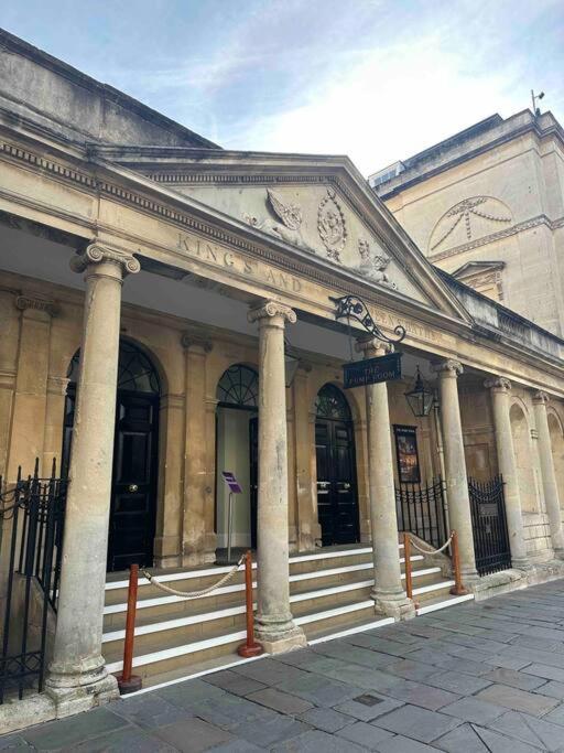 Haus Of Sulis, City Centre Apartment With Lift Access Bath Exterior foto