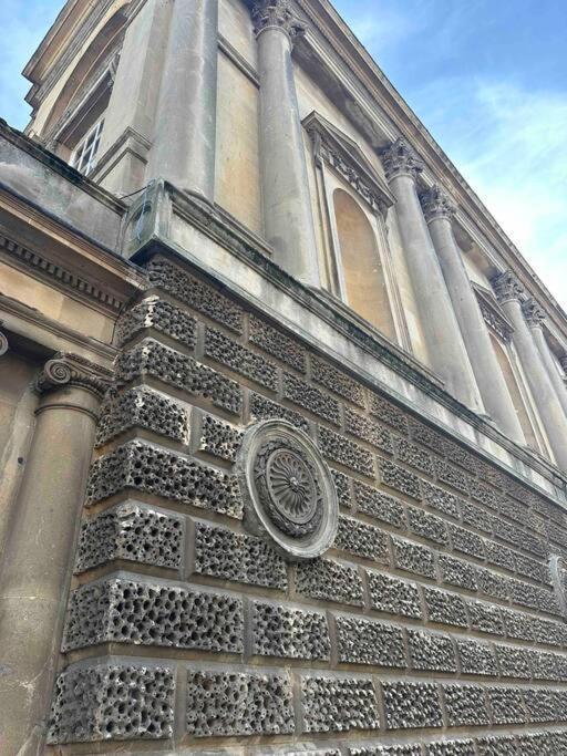 Haus Of Sulis, City Centre Apartment With Lift Access Bath Exterior foto